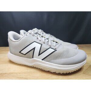 New Balance Size 8 Men Baseball turf